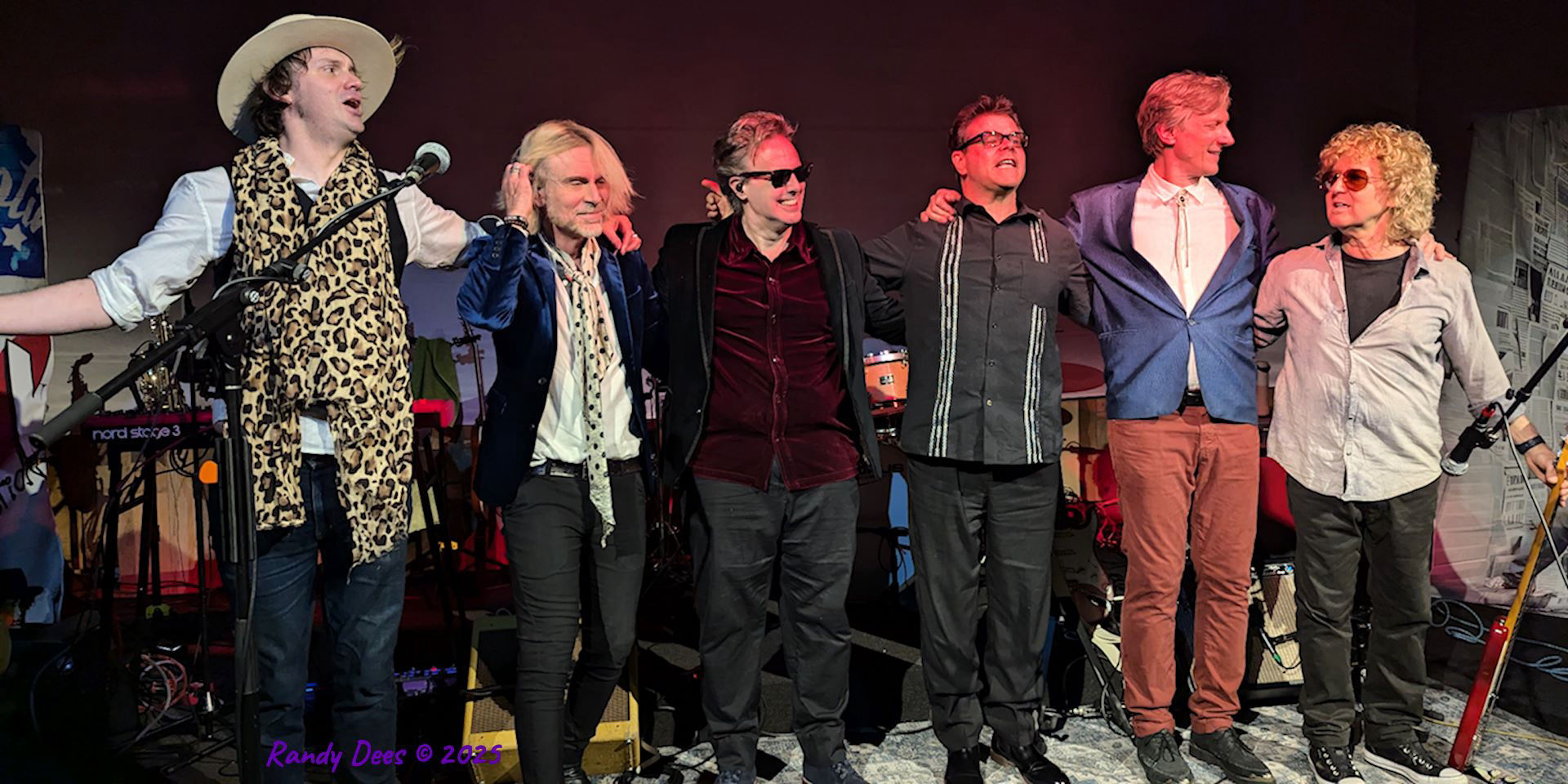 The Traveling Wilburys & Beyond